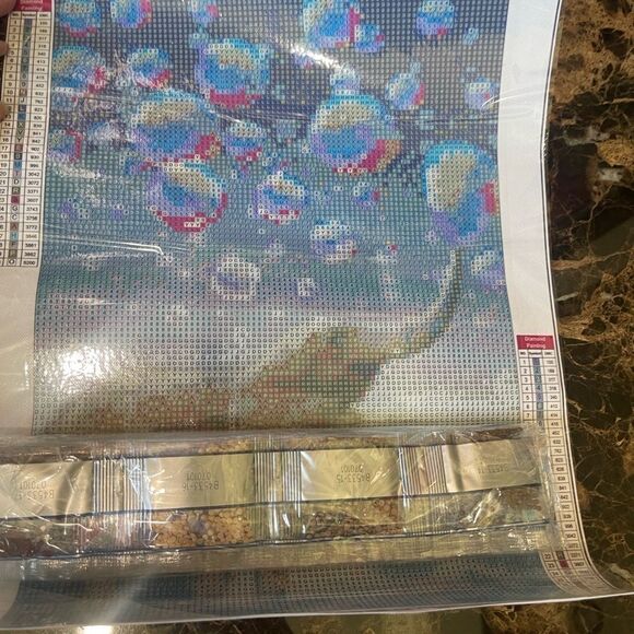 Elephant with Bubbles Diamond Painting Kit to be completed - Picture 3 of 9